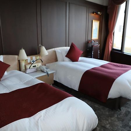 Hotel Sunlife Garden Hiratsuka Esterno foto
