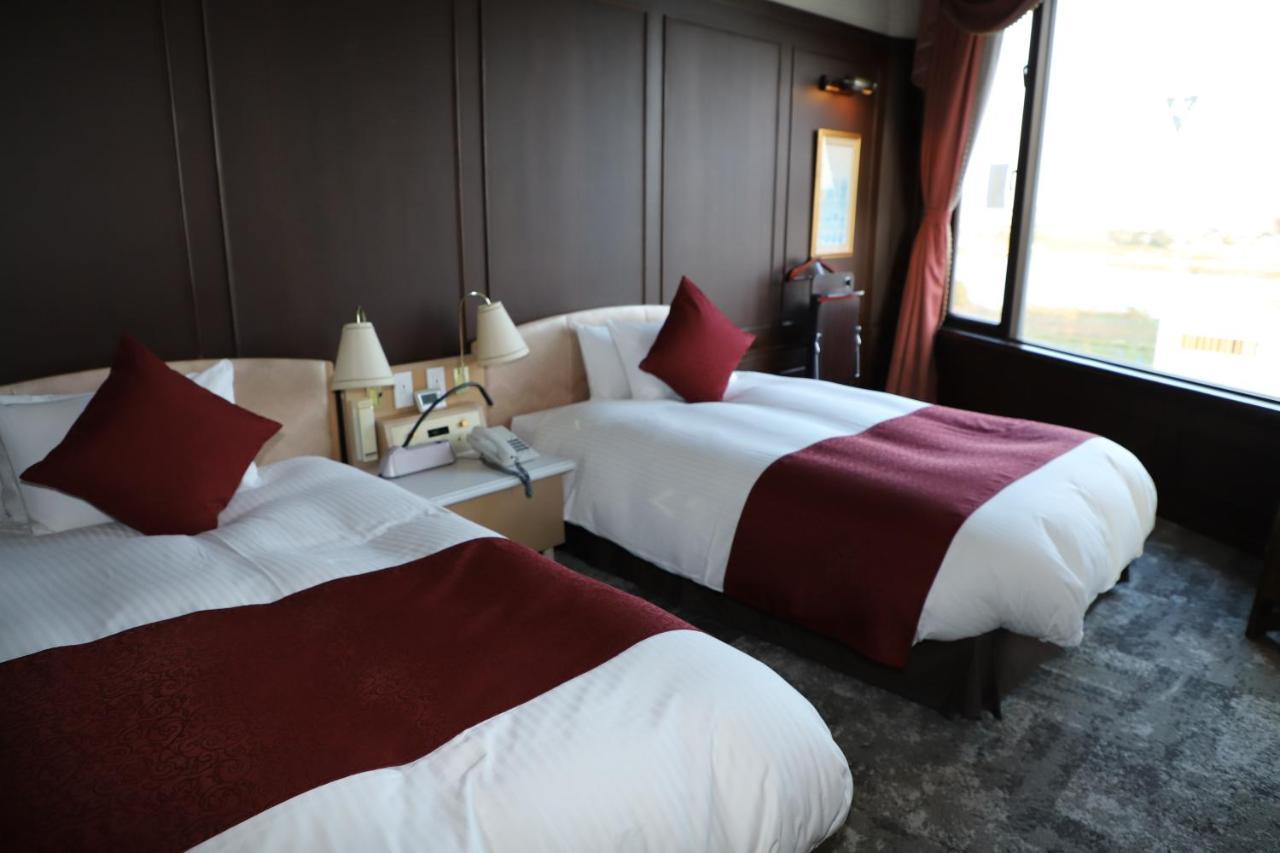 Hotel Sunlife Garden Hiratsuka Esterno foto